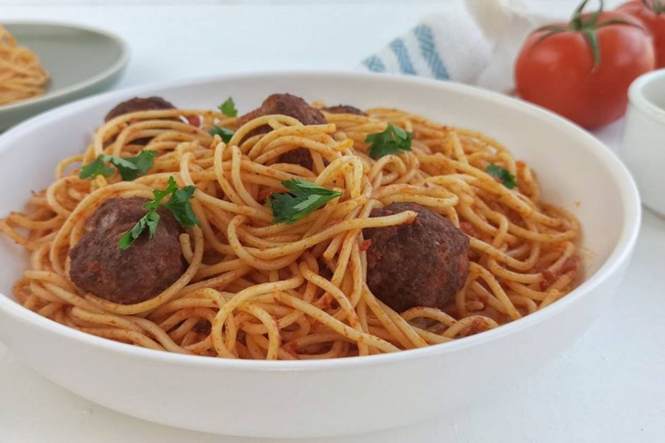 Makarnayı Böyle Deneyin: Köfteli Spagetti